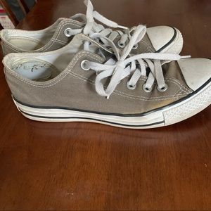 Grey converse all star low tops
